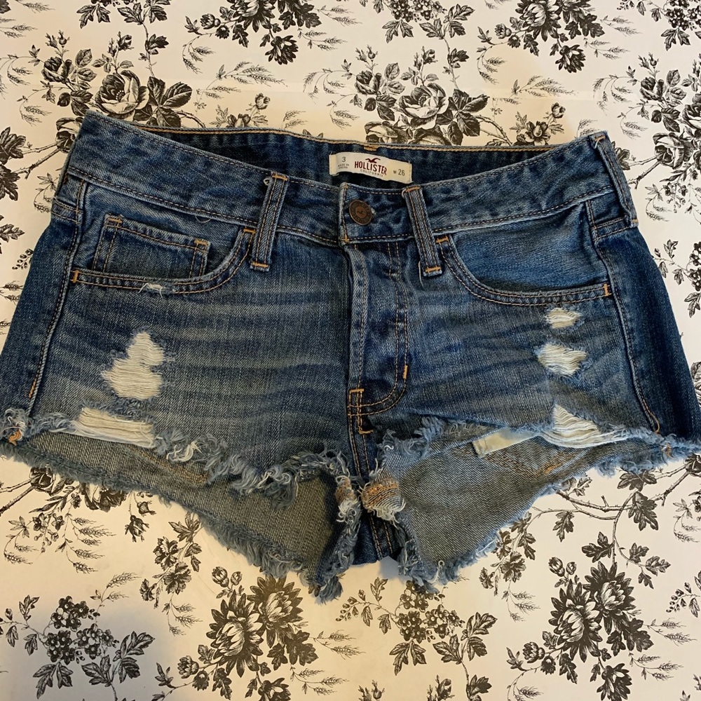 Size 3(26) Hollister Shorts